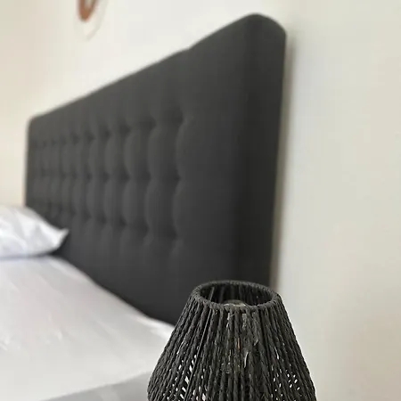 Amao Amber - 120 M2 Group - 10 Guests - King-size Beds - 2 Bathrooms - Free Parking Apartment *