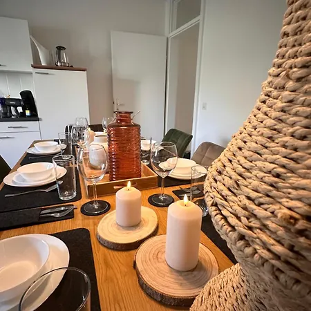 Amao-amber I 120qm I Exklusives Gruppen-apartment I 3 King-size Betten, 2 Baeder & Gratis Parkplatz