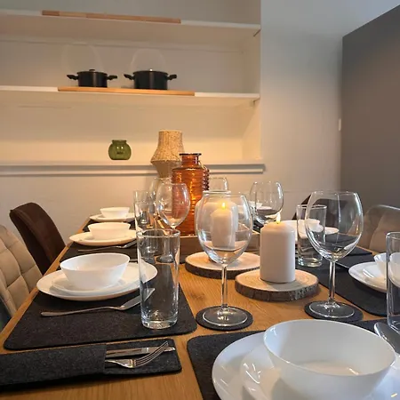 Amao-amber I 120qm I Exklusives Gruppen-apartment I 3 King-size Betten, 2 Baeder & Gratis Parkplatz *